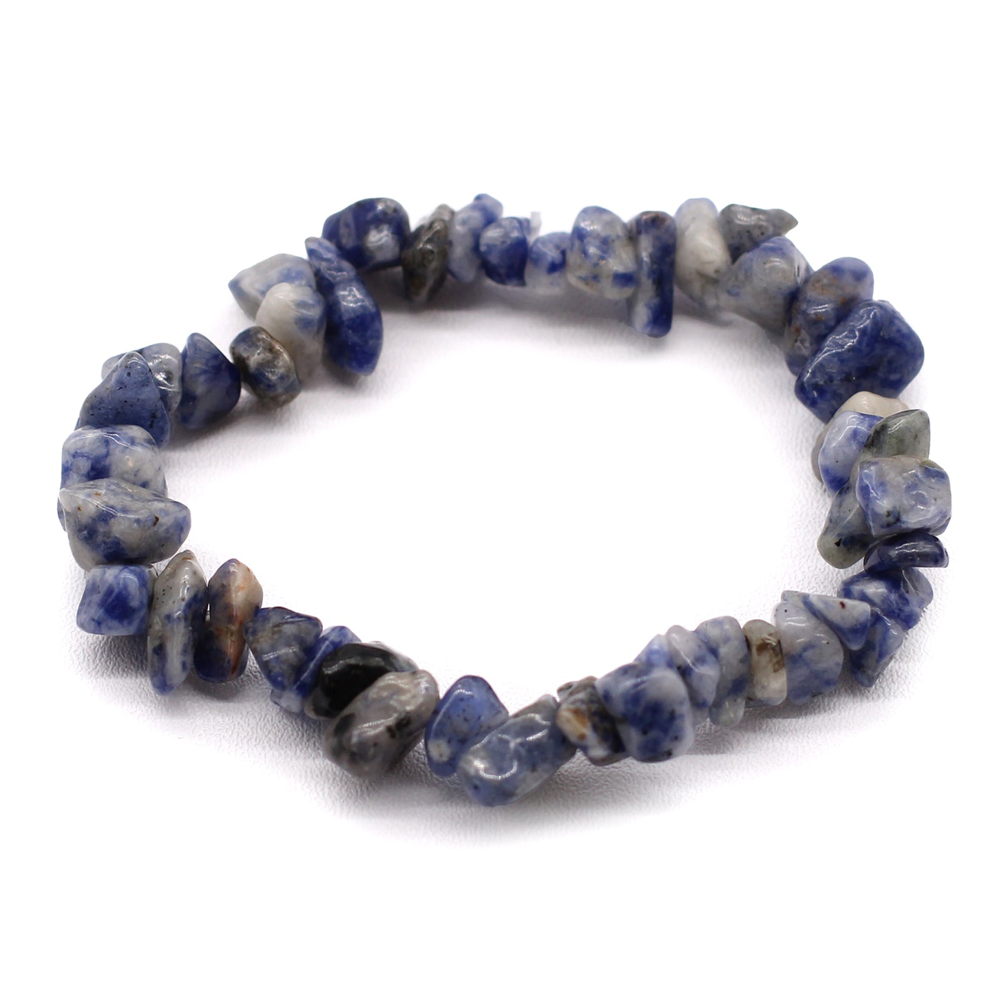 Sodalite chip stone bracelet with deep blue and white stones, symbolising truth, clarity, and intuitive awareness.
