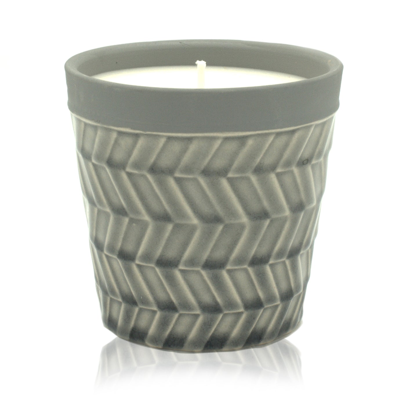 Vintage Garden soy wax candle in ceramic plant pot with floral British fragrance