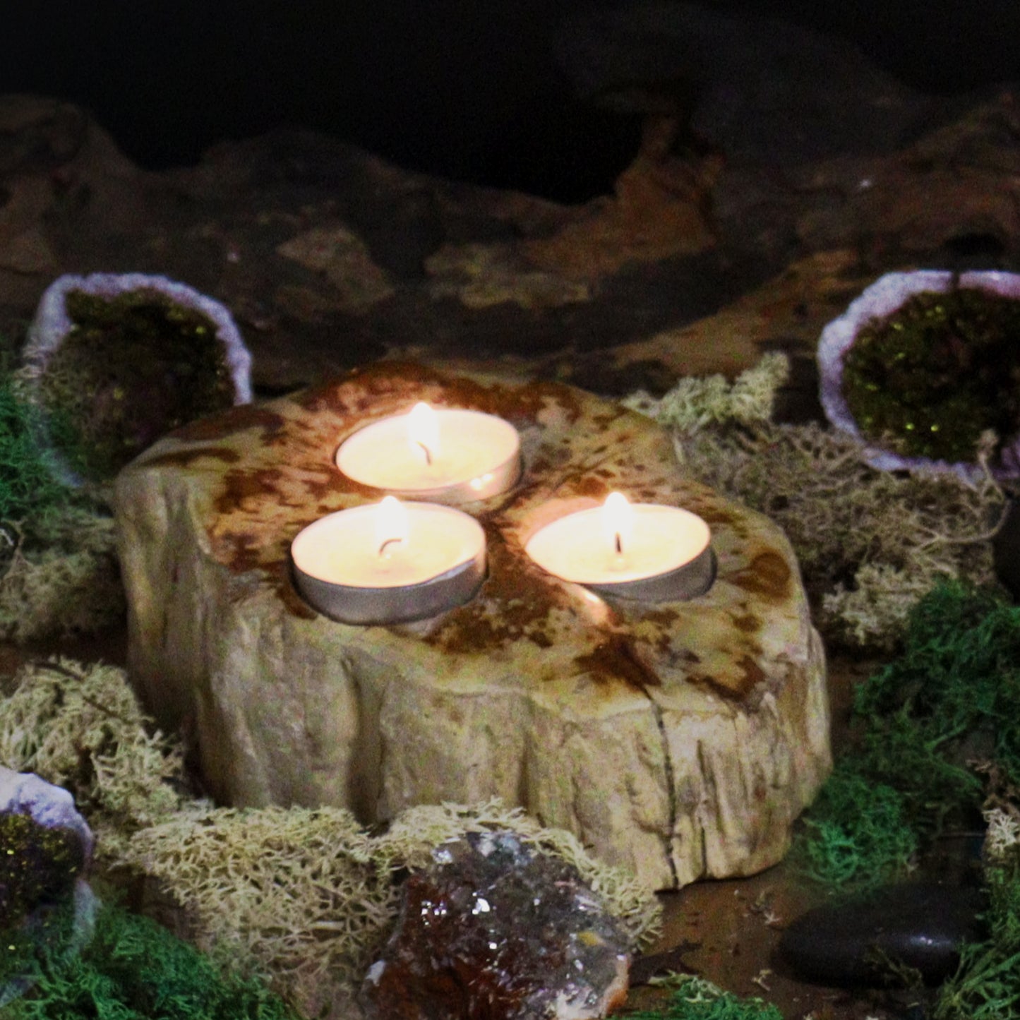 Triple petrified wood candle holder – natural centrepiece for three tea lights