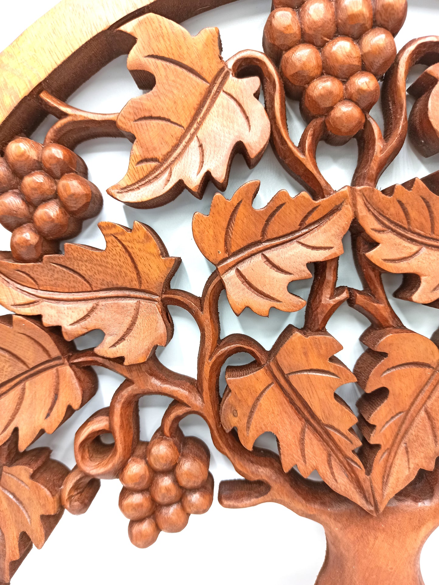 Tree of Life Grapes panel hand-carved in Suar wood (40cm) with vines and grape clusters