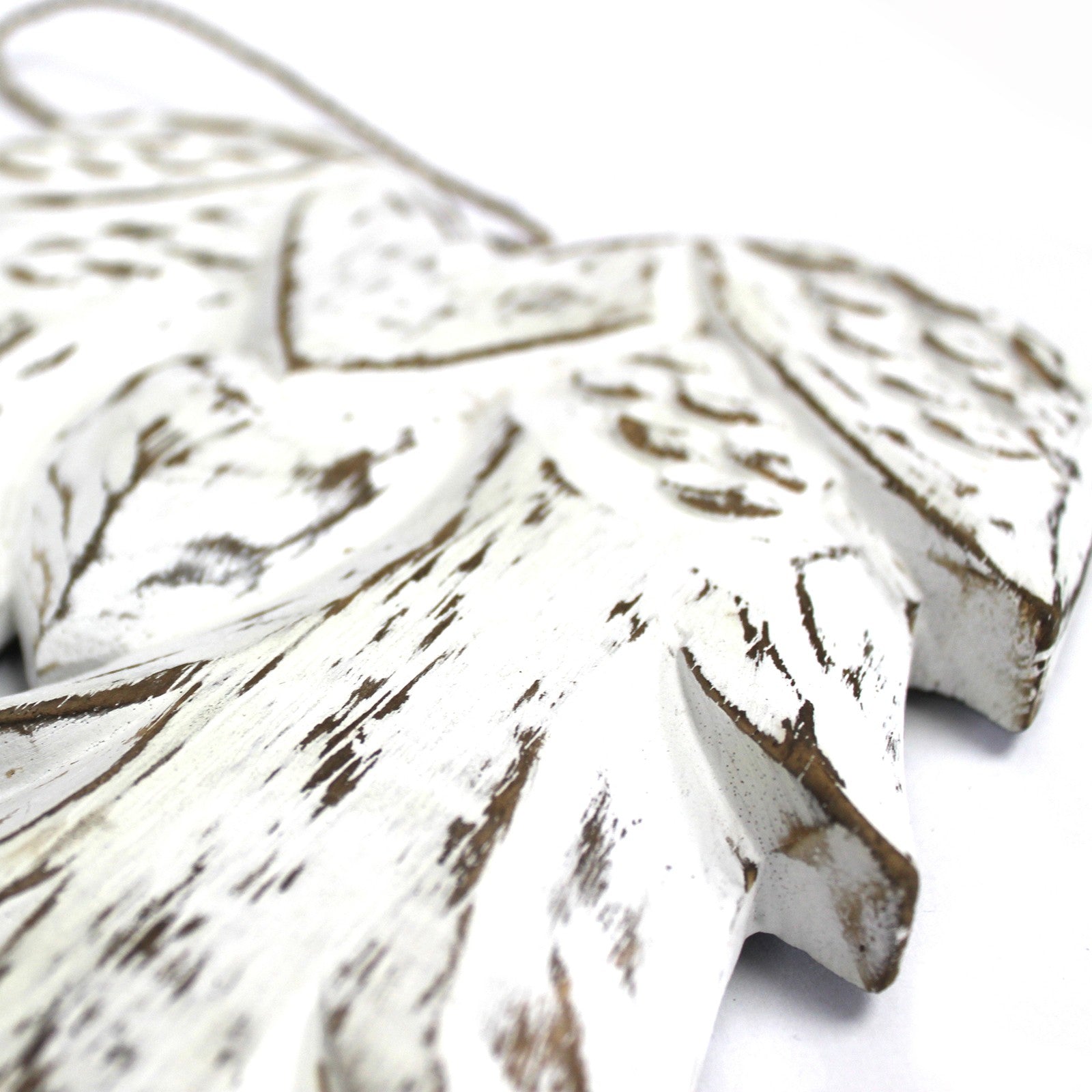 31cm double angel wing decoration in whitewashed wood – hand-carved in Bali with chalkboard back for personal messages.

