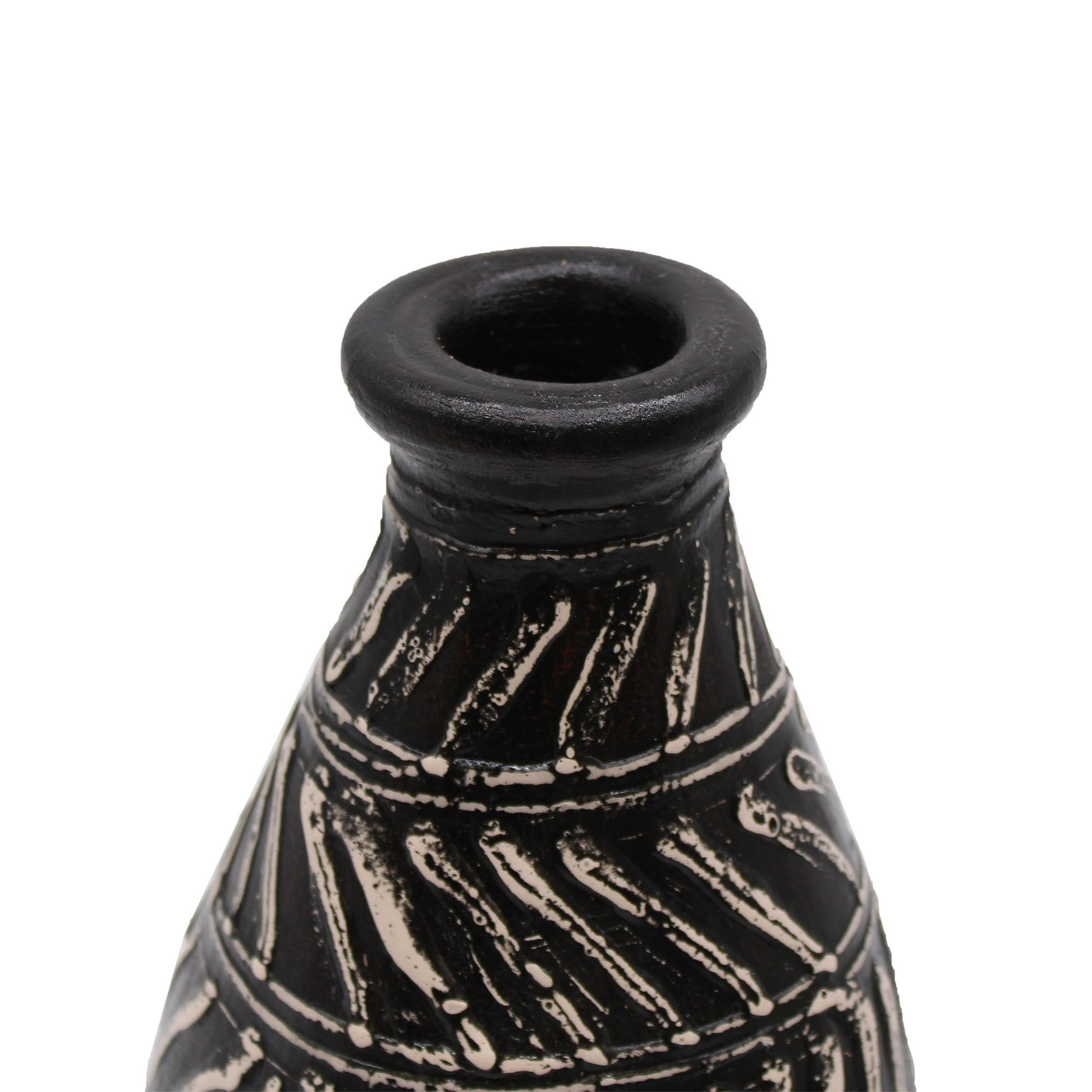 Black terracotta vase with diagonal Greek-style carvings – handcrafted in Lombok, tapered shape, ideal for dried flowers or display.


